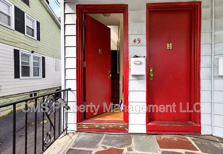 49 Welland Ave #2 — Photo 6