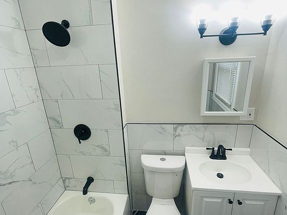 4th image of 289 Elmwood Ave #1
