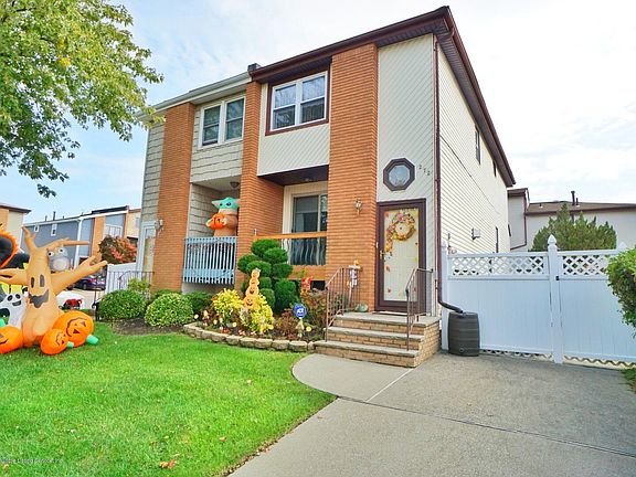 3rd image of 272 Leverett Ave