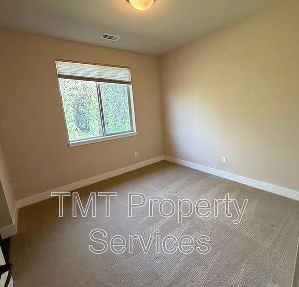 2839 Sevilla Ln — Photo 8