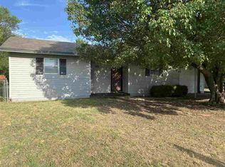 105 Oak St, Elgin, OK 73538