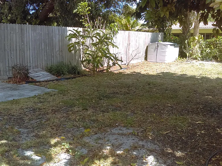 828 Prosperity Farms Rd — Photo 13