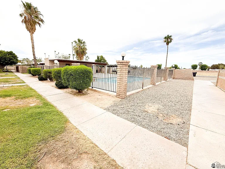 1465 E Laguna Pl #4 — Photo 22