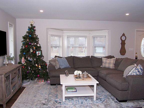 3rd image of 91 Ozone St