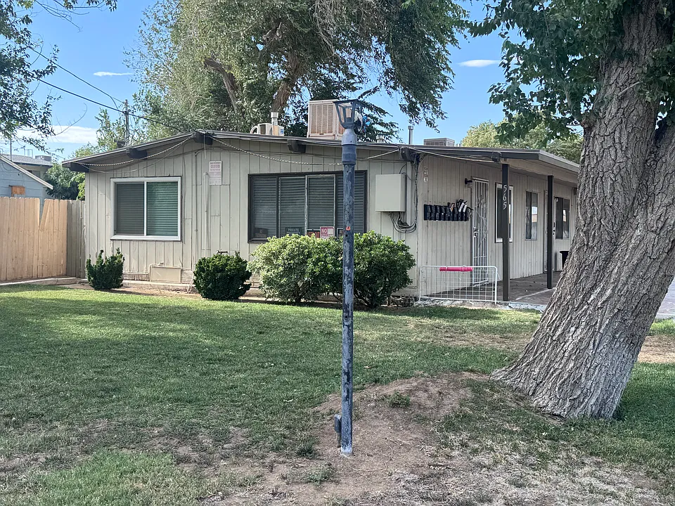 565 E Avenue Q12 #9