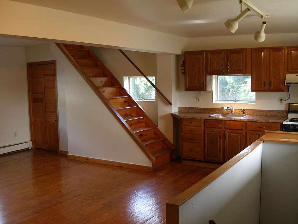 Living room Kitchen area