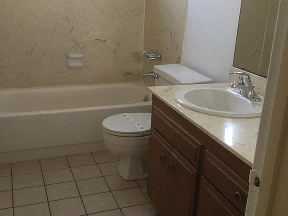 5th image of 3967 Illinois St APT 4