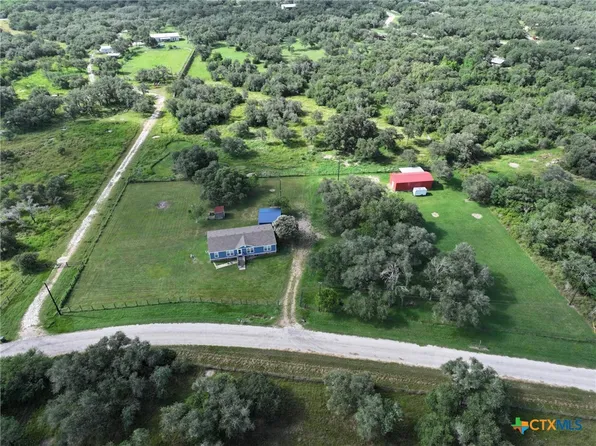 631 Goliad St N, Goliad, TX 77963