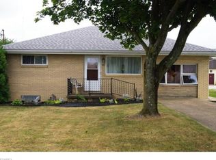 581 6th St NW, Carrollton, OH 44615