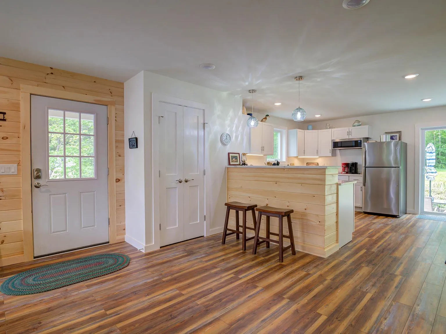 3 bed, 1700 sqft, $2,500 — Photo 4