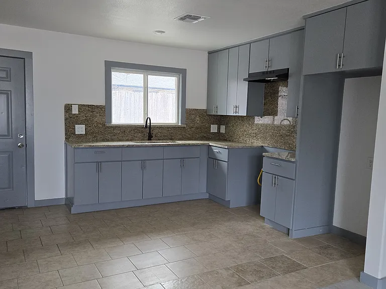 10003 Quail Valley Blvd #B — Photo 5