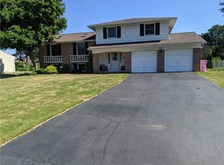 345 Eileen Dr, Rochester, NY 14616