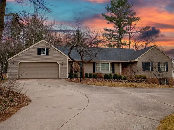 455 Saint Andrews Dr, Gladwin, MI 48624