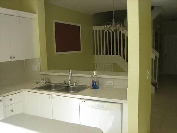 4th image of 3901 NW 92nd Ave #1