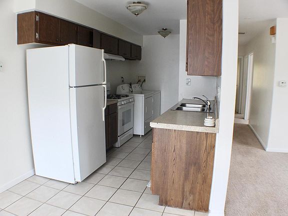 5th image of 872 Cambridge Pl #126D