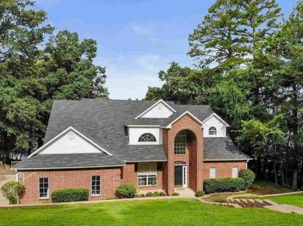 1621 E Lake Dr, Gladewater, TX 75647