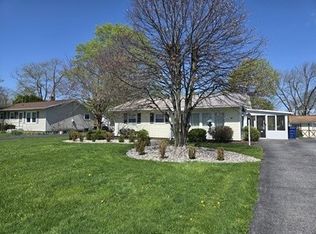 16 Christy Pkwy, Honeoye Falls, NY 14472