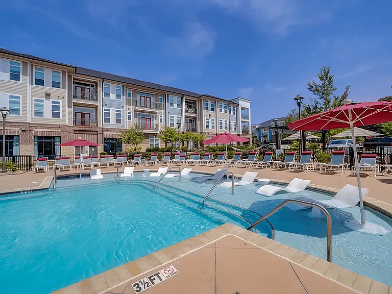 Holly Crest Apartments — Photo 4