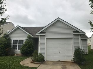 1138 Stonehenge Ln, Charlotte, NC 28216