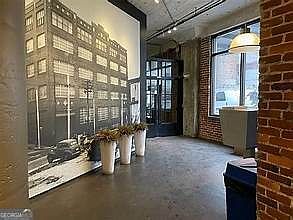 Building Photo 4