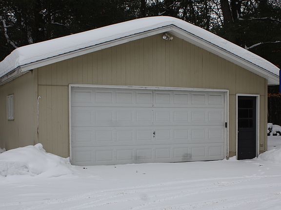2nd image of 8312 S Spruce Ave