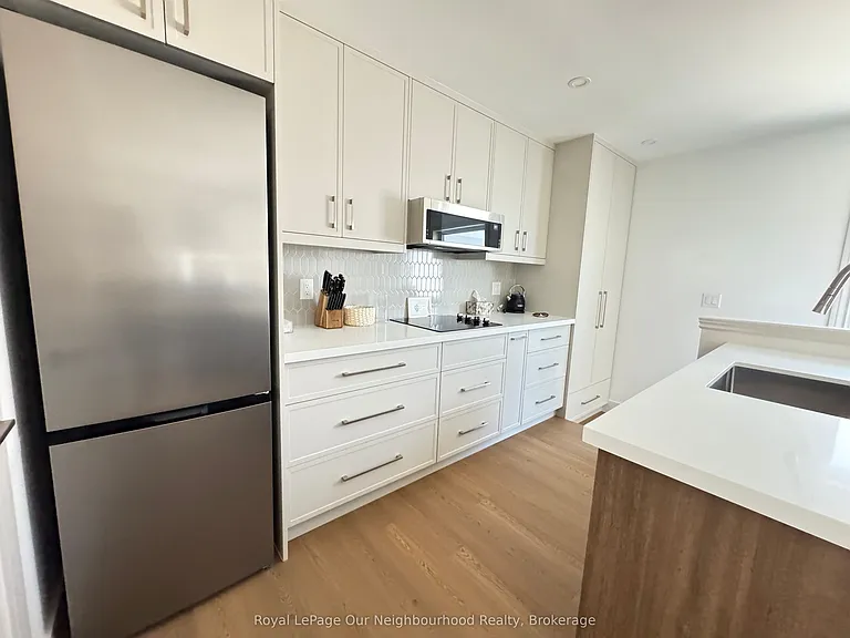 26 Cardrew St #COACH — Photo 9