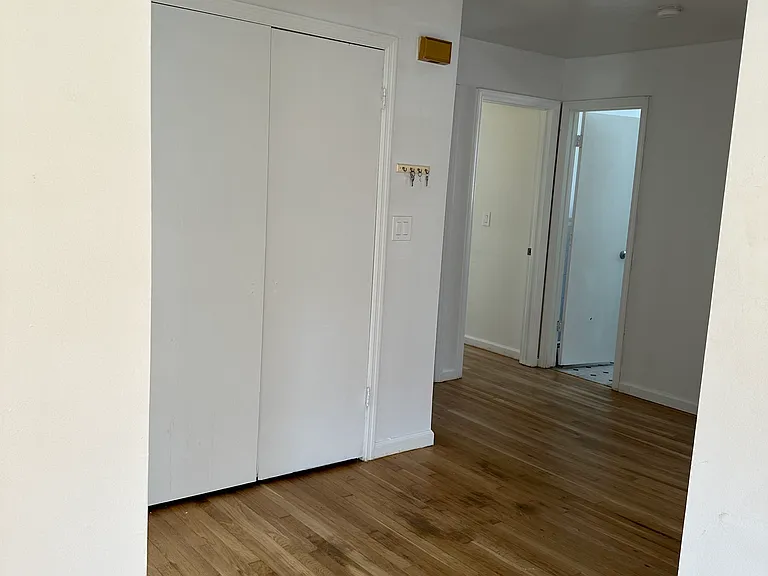 157 Bennett Ave — Photo 4