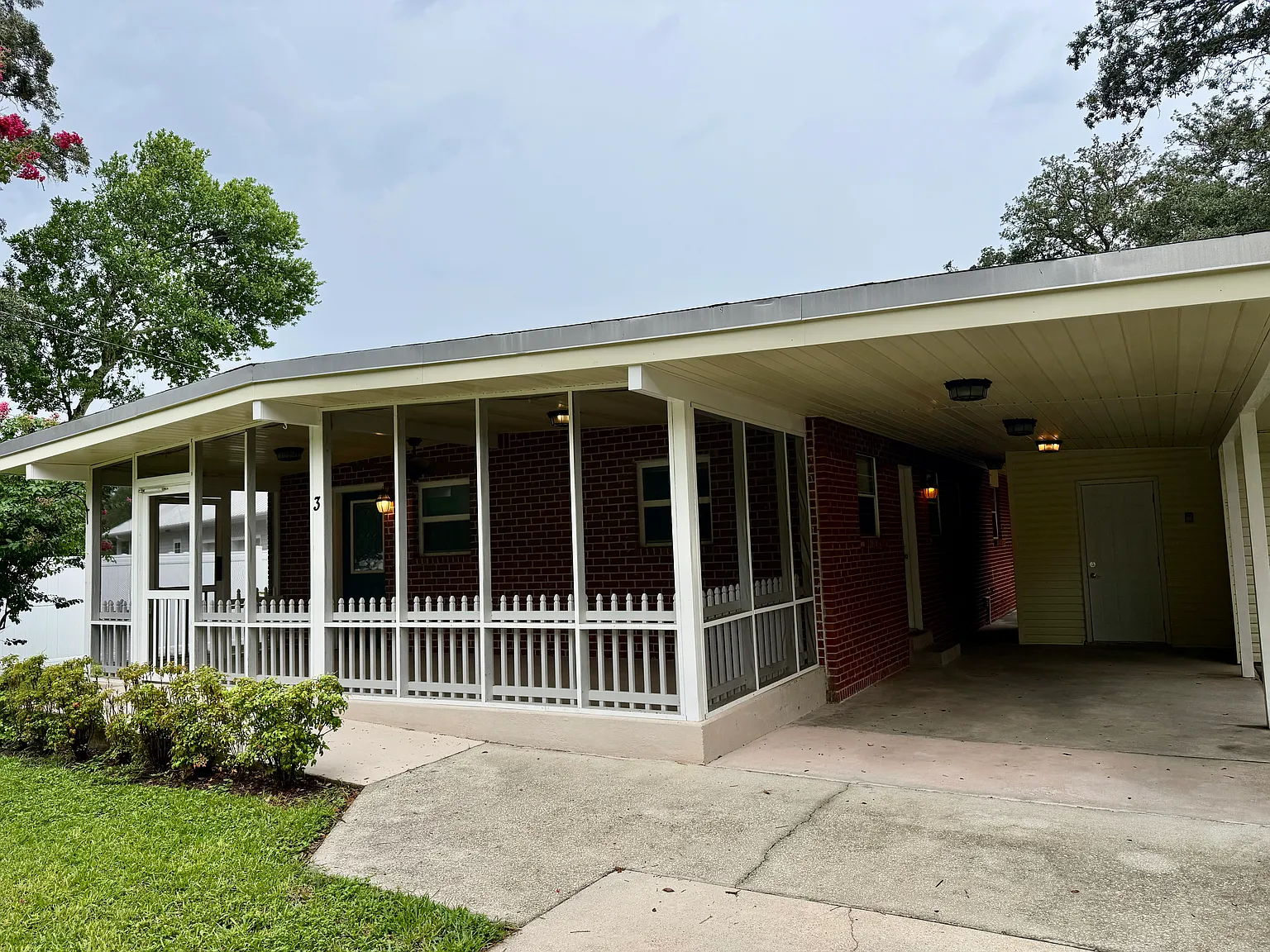 Gulf Breeze Proper Charmer — Photo 2
