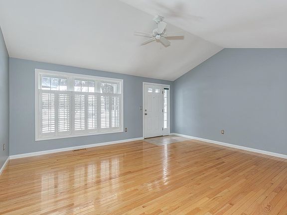 4th image of 9 Westchester Court