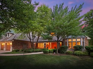 8101 Woodside Ln, Burr Ridge, IL 60527