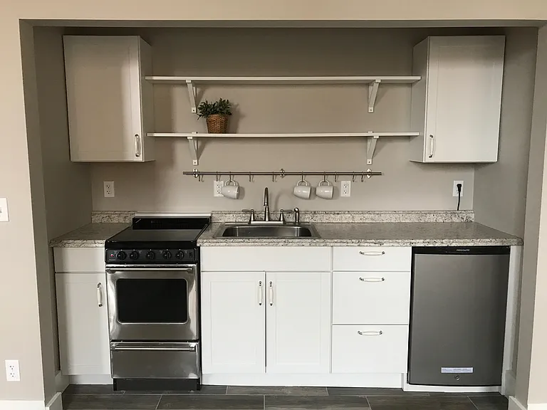 143 N Jackson St — Photo 1