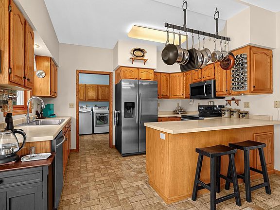 2nd image of 1907 Evenson DRIVE