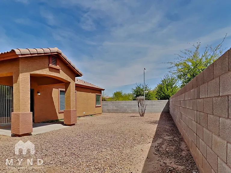 9303 W Raymond St — Photo 22