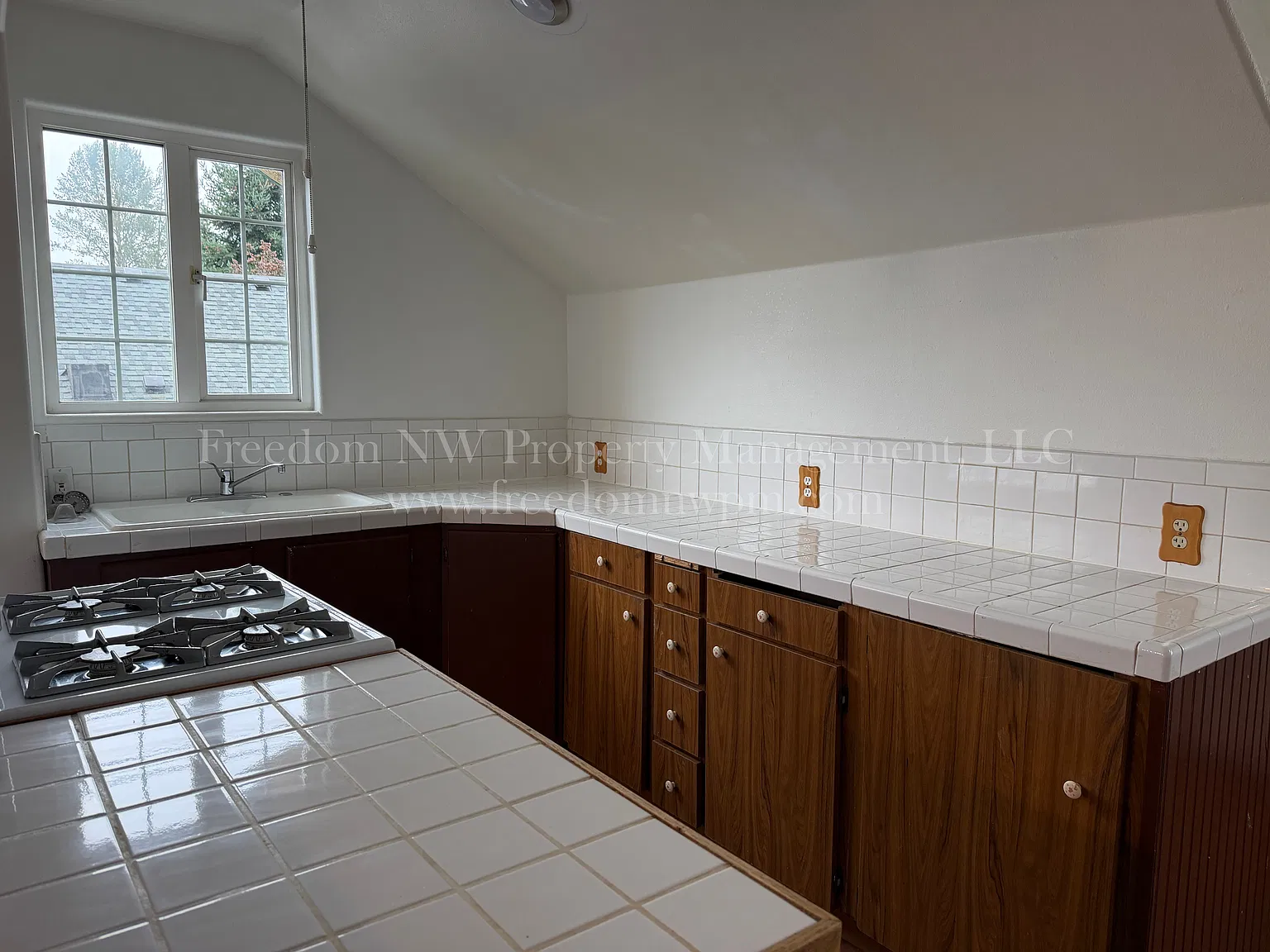 2 bed, $1,200 — Photo 4