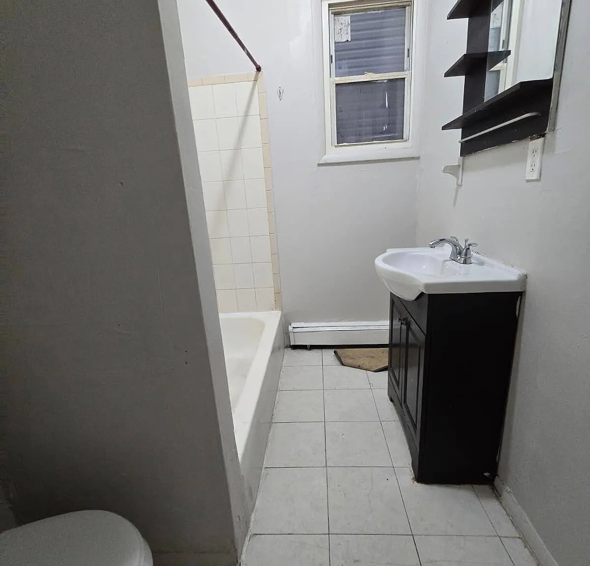 3 bed, 1000 sqft, $2,400 — Photo 4