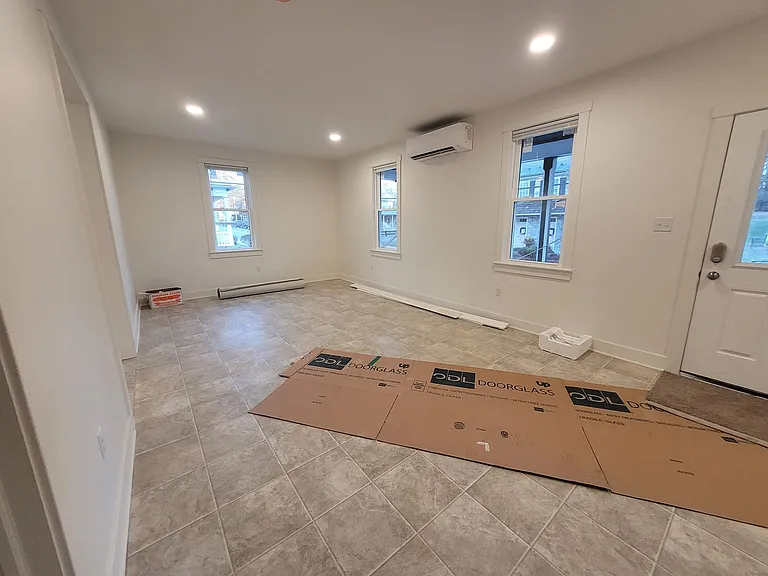 34 E Main St — Photo 9