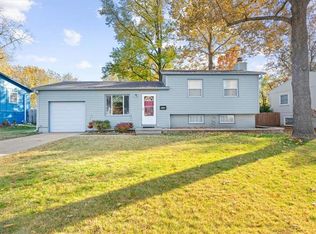 9209 W 100th St, Overland Park, KS 66212