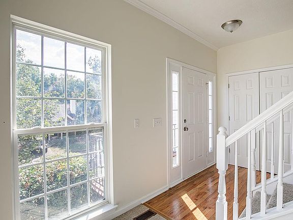 3rd image of 208 Cates Pl