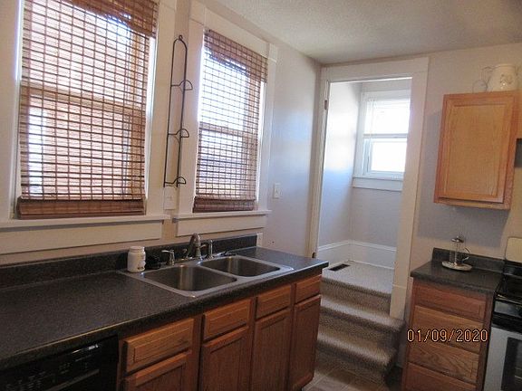 4th image of 658 James St