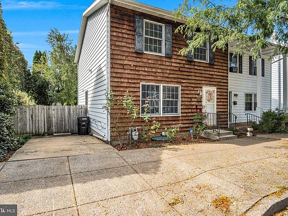 4th image of 1422 Green St