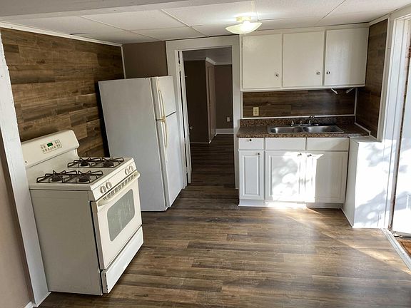 2nd image of 17 N Mary St APT 2