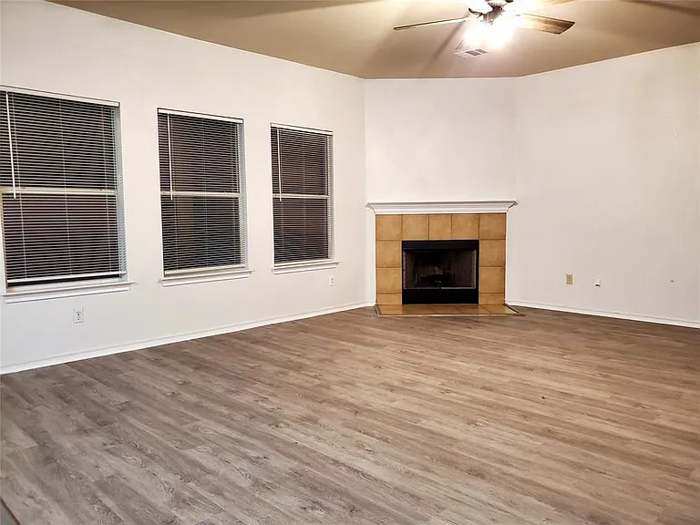 17909 Maxa Dr — Photo 4