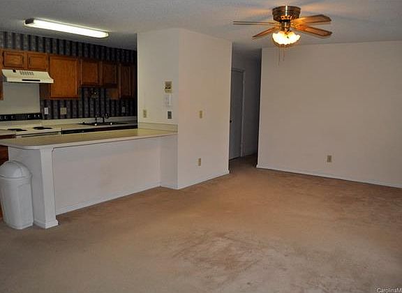 2nd image of 6131 Meadow Rose Ln #6131