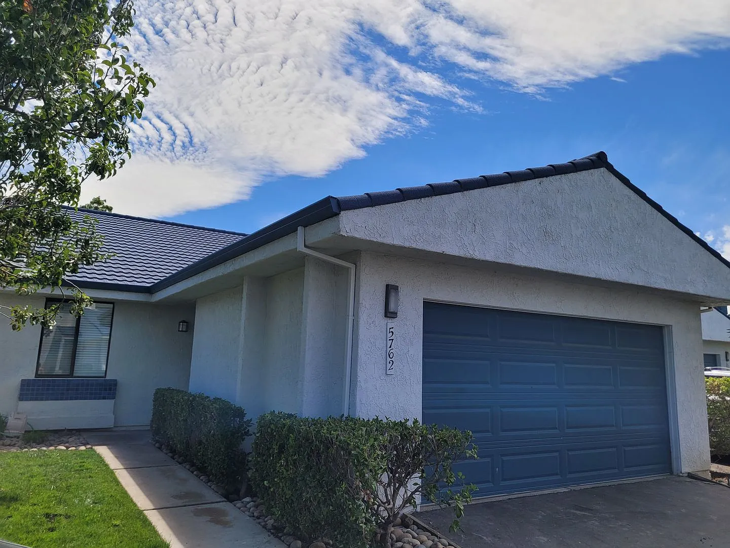 Open & Airy 3-Bed Home with Private Patio in Discovery Bay! — Photo 1
