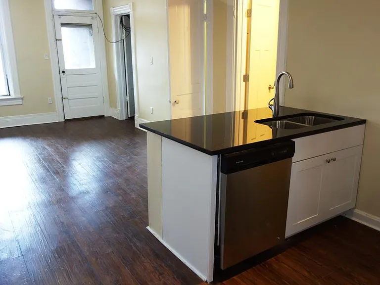 1651 W 19th St #2R — Photo 6