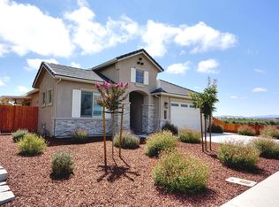 1691 Castlerock Dr, Hollister, CA 95023