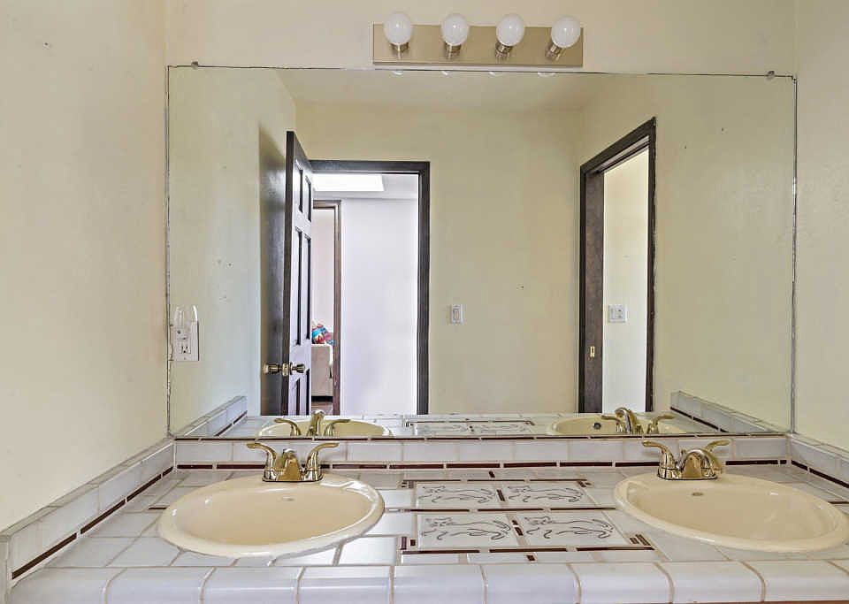 1st image of 2590 Avenida De Isidro
