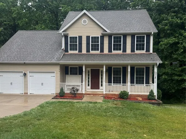 190 Meadow Glen Dr, Troutman, NC 28166
