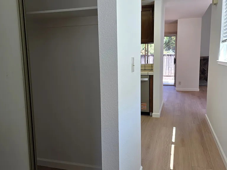 1157 Kelez Dr — Photo 10