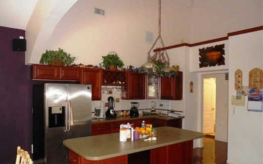 3rd image of 6 Meadowlake Cir N